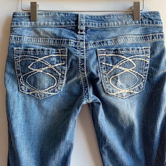 Lowrise Silver Jeans Bootcut with Holes - Picture 10 of 16